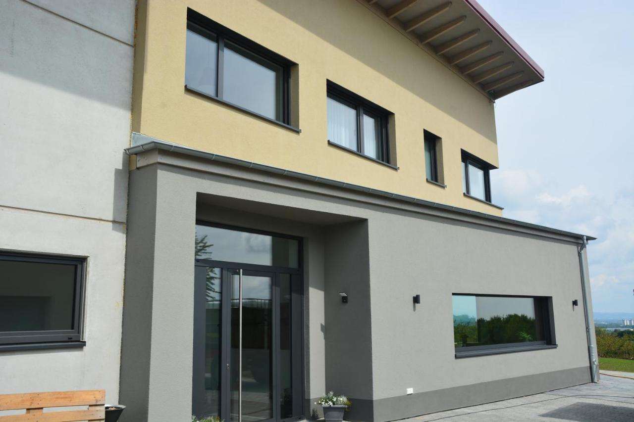 Weingut Bugner Meizelhof Klein-Winternheim Exterior photo
